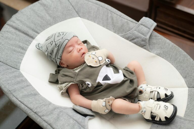 Baby Signs That Reduce Crying - Featured image