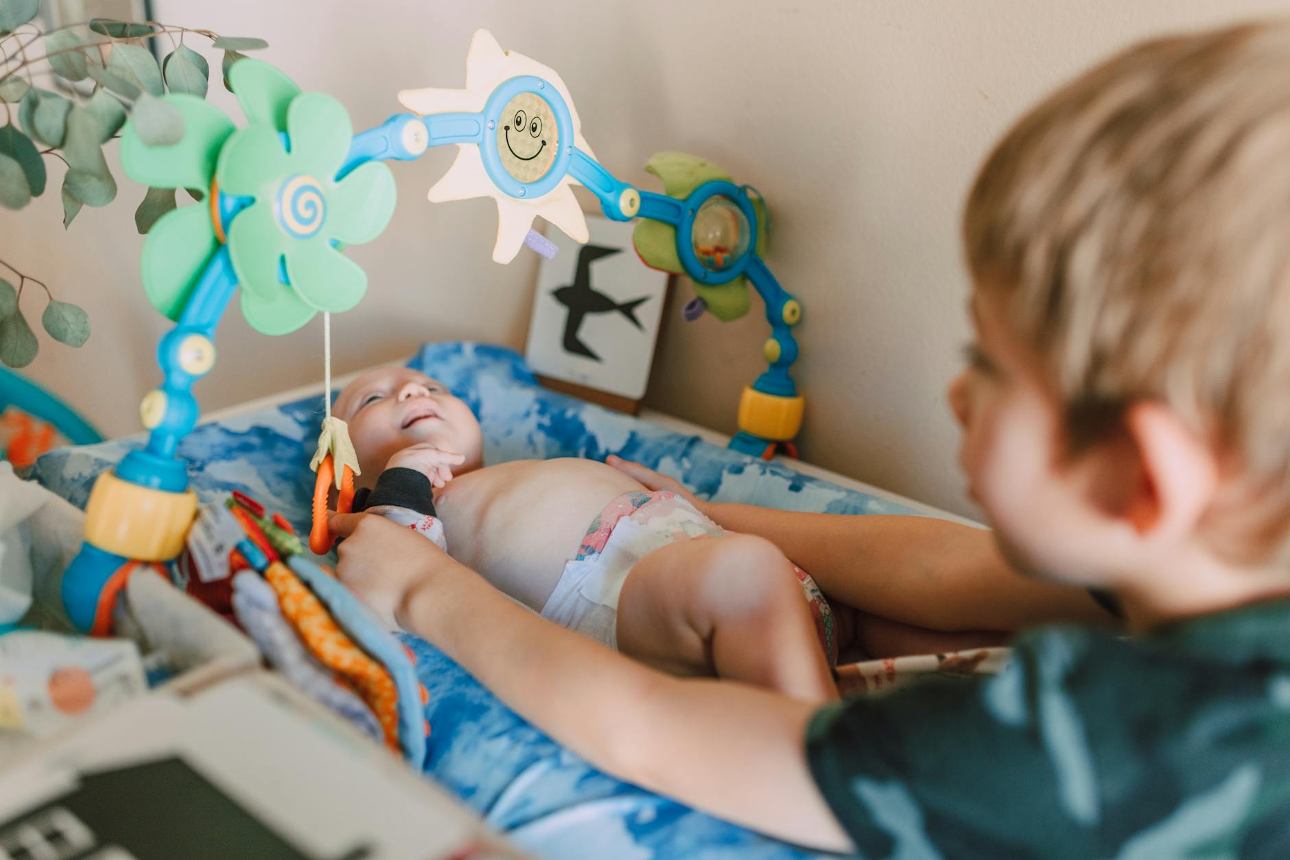 Is Your Baby Developmentally Ready to Sign Back?