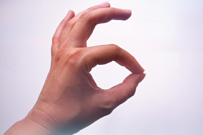 Difference Between Baby Sign Language and ASL - Featured image