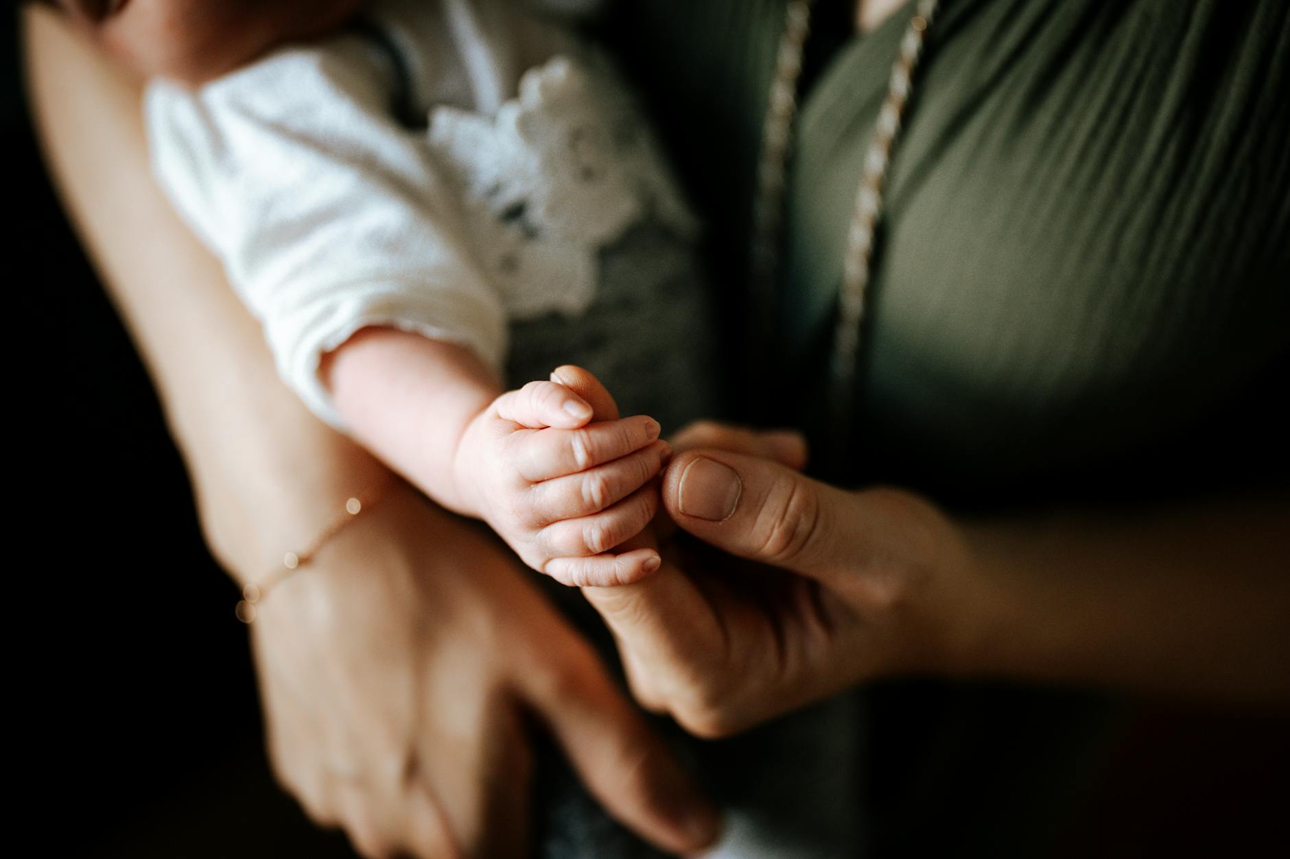 How Baby Sign Language Apps Work and What They Teach