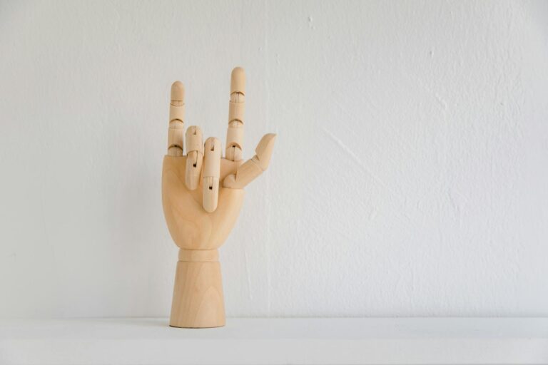 How to Teach Baby Sign Language Fast - Featured image