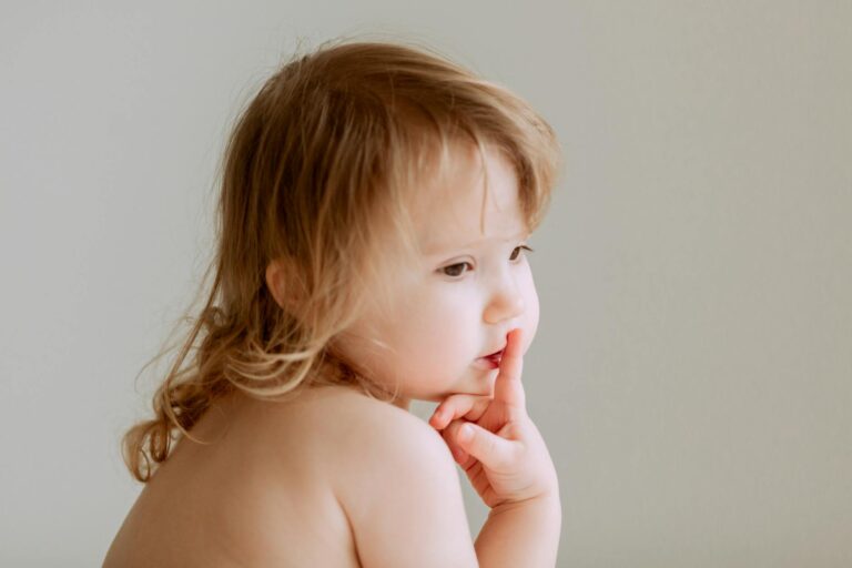 Toddler Sign Language Chart - Featured image