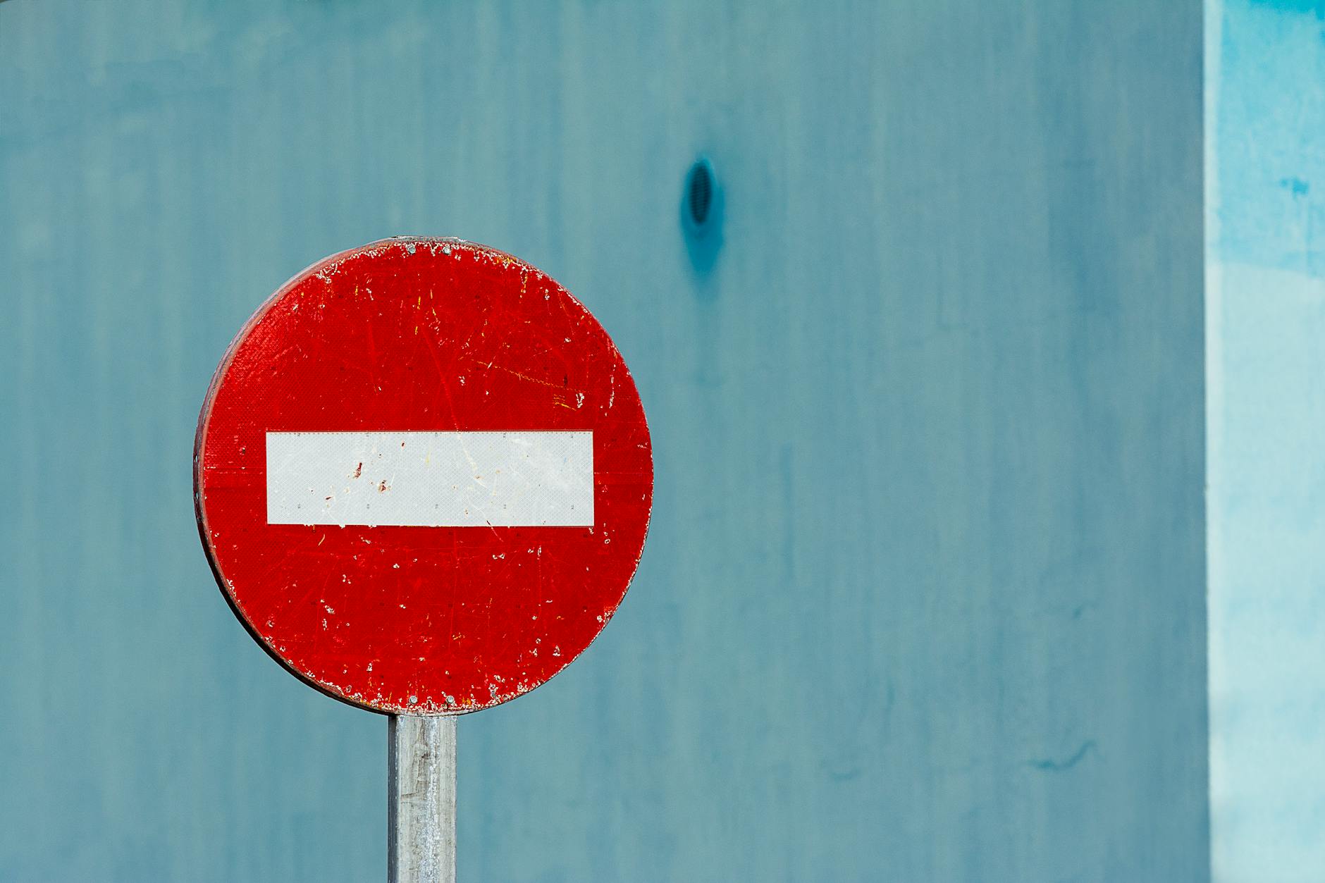 How Do Signs Break Down Into Phonological Components?