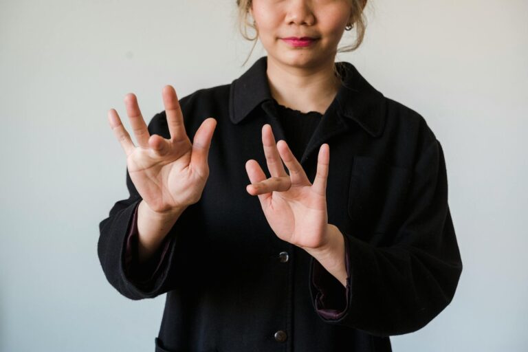 How Do You Express Passive Voice in ASL - Featured image
