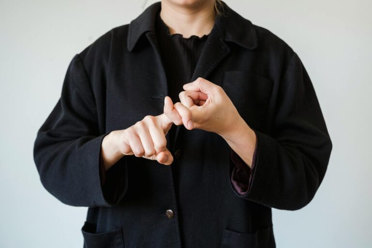 How Does ASL Handle Adjective Placement Differently Than English - Featured image