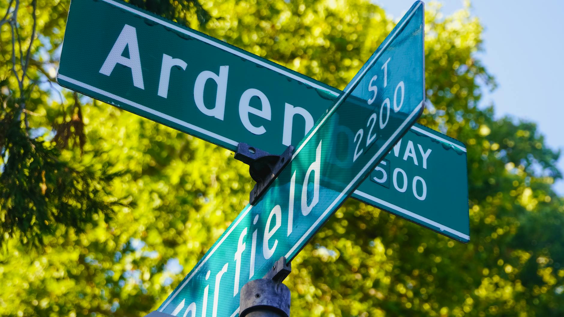 How Initialized Signs Work Versus Traditional ASL Signs