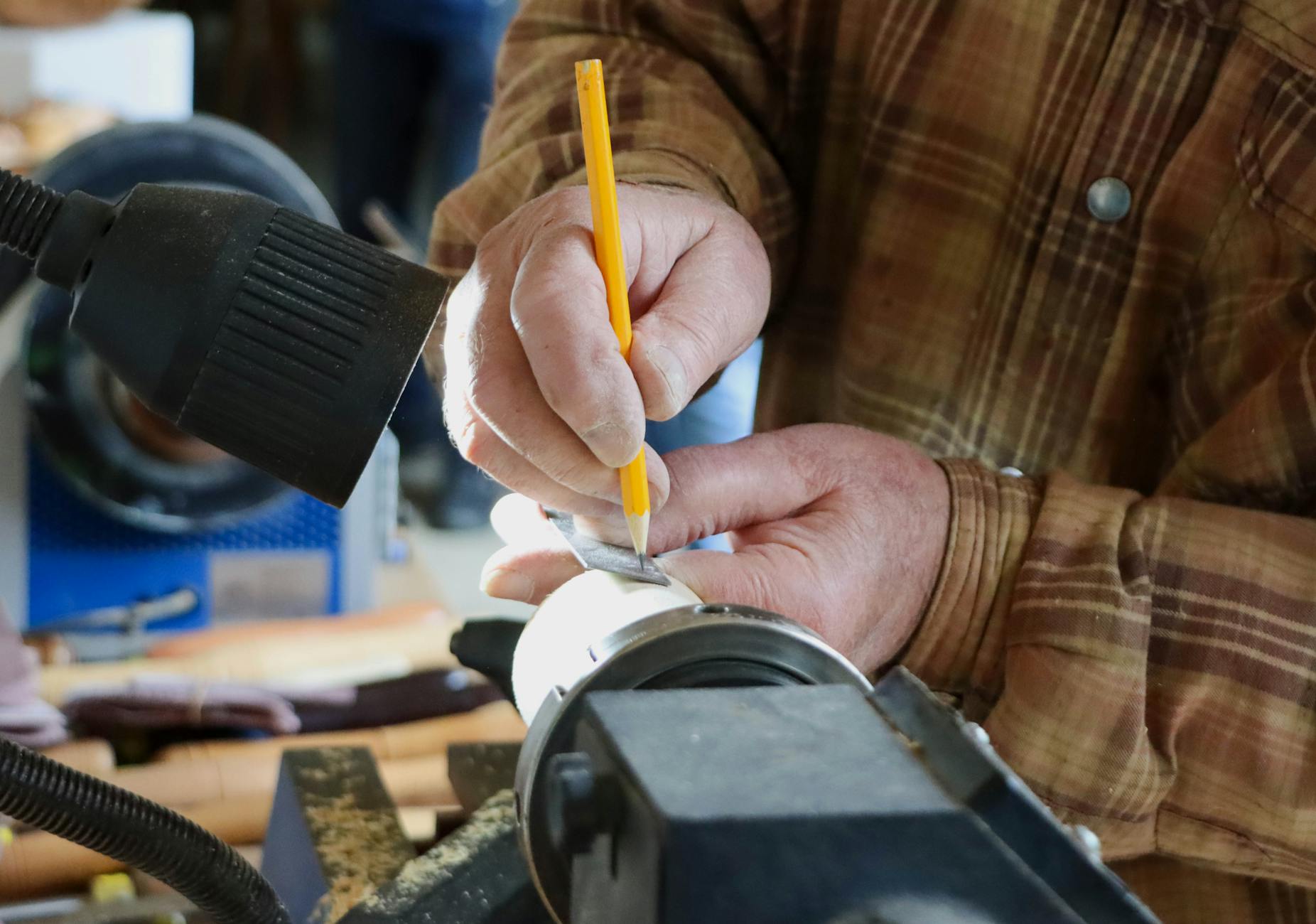 Topic Marking: The Non-Manual Signal That Identifies Your Topic