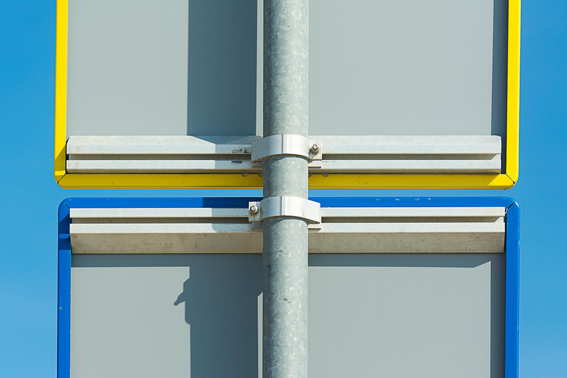 What Do the Basic Signs for Please and Thank You Look Like?