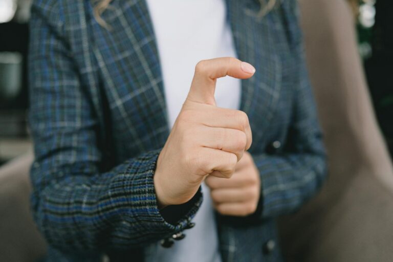 What Happens When a Deaf Person Disagrees With Their Interpreter - Featured image