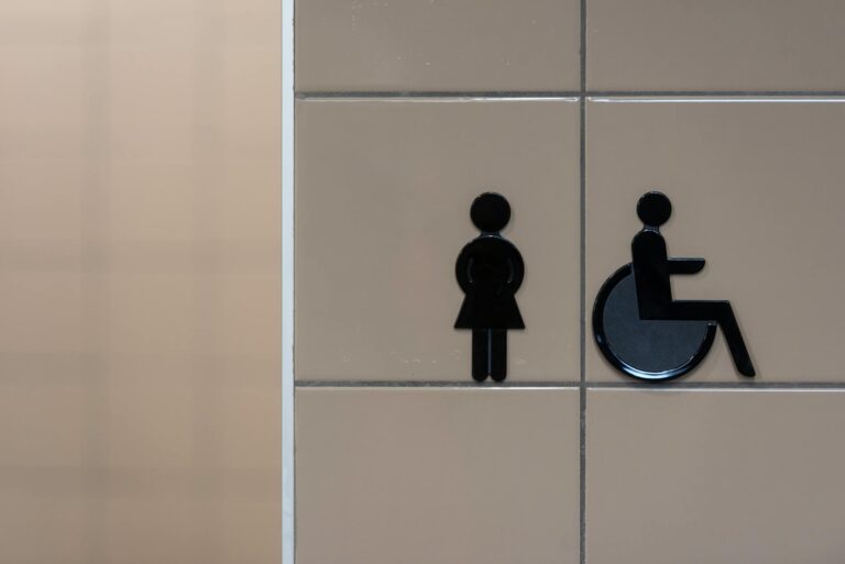 ADA Requirements for ASL Accessibility in Tsa Airport Security Businesses - Featured image