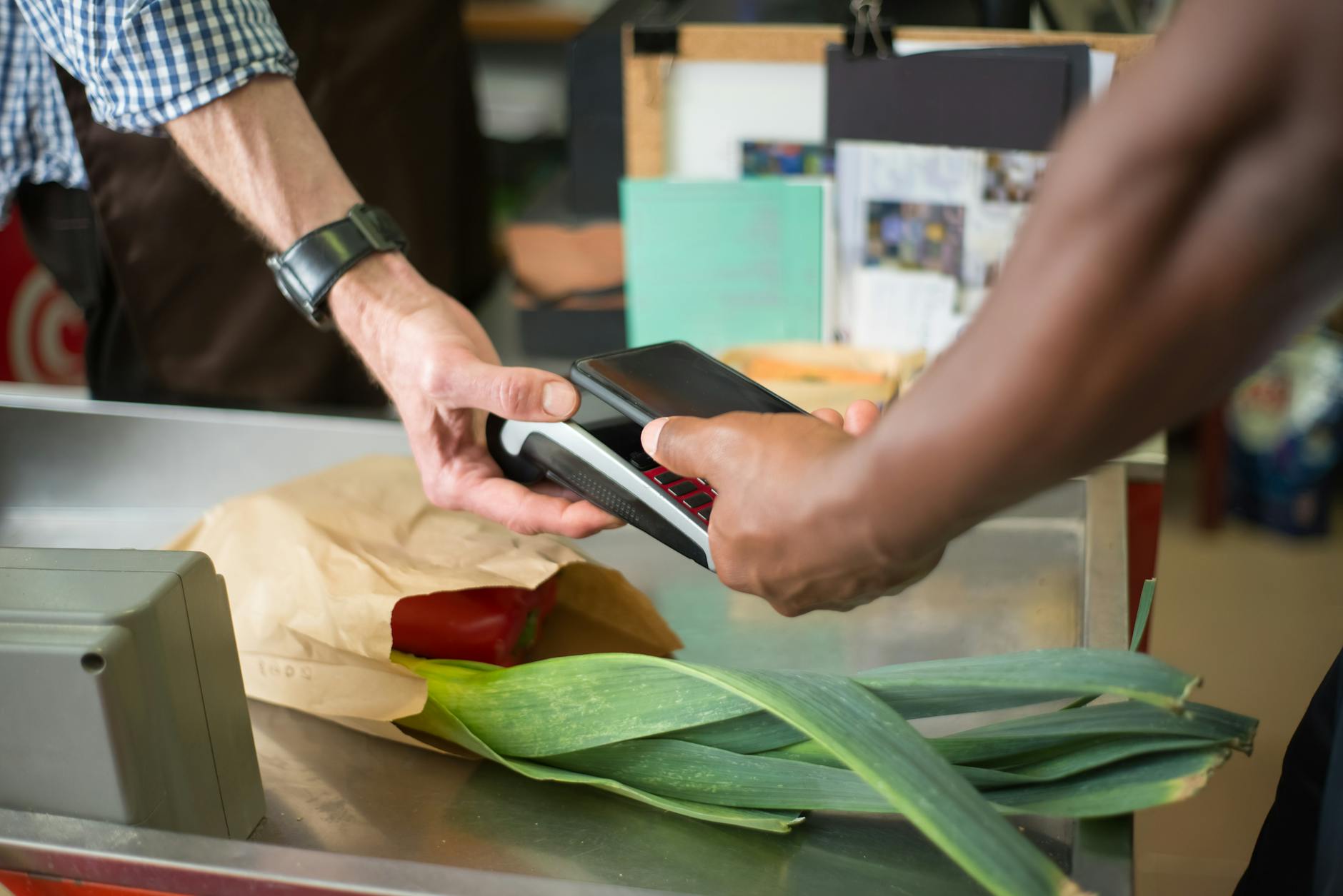 Common Communication Points in Grocery Stores Where ASL Access Matters