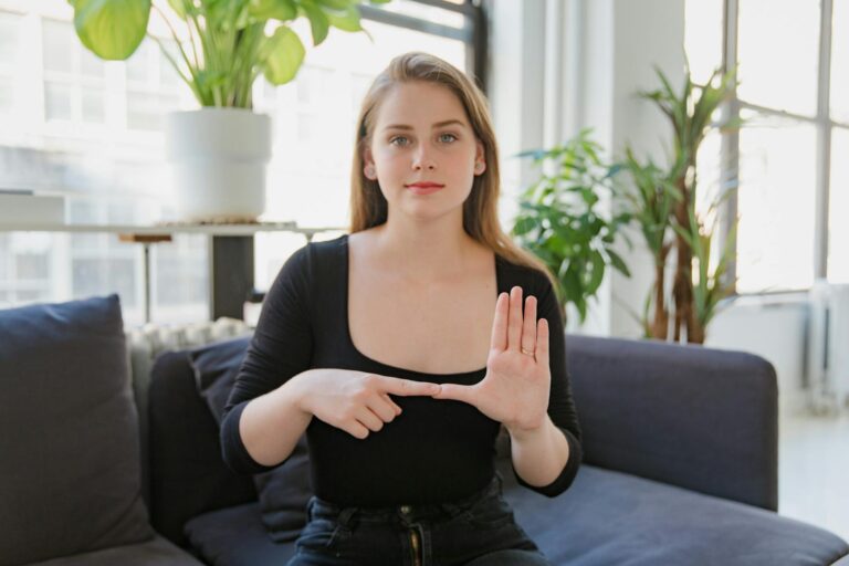 How Deaf People Navigate Home Health Without an Interpreter - Featured image