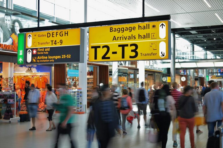How Deaf People Navigate Tsa Airport Security Without an Interpreter - Featured image