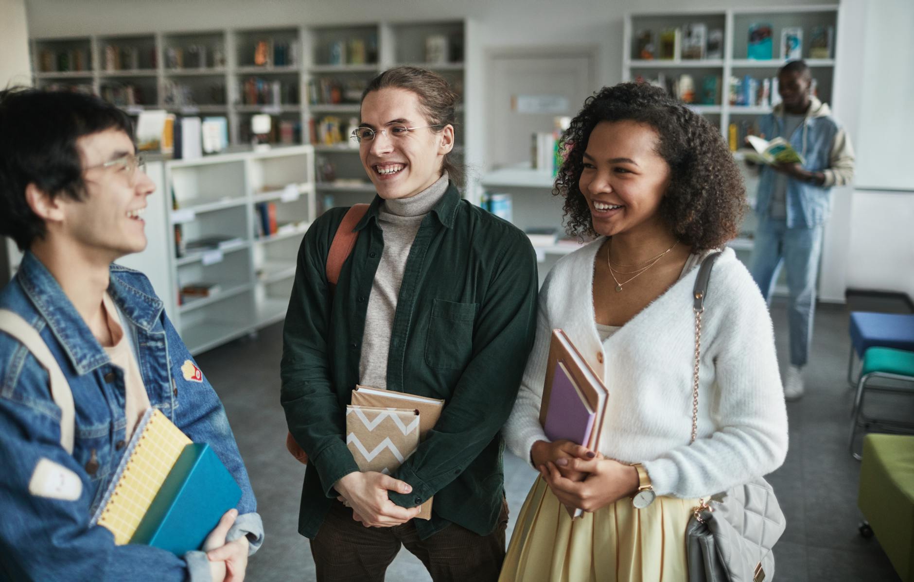 How Deaf Students Navigate Group Discussions Through Coping Strategies