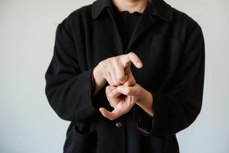 How Do ASL Interpreters Handle Humor and Jokes That Do Not Translate - Featured image