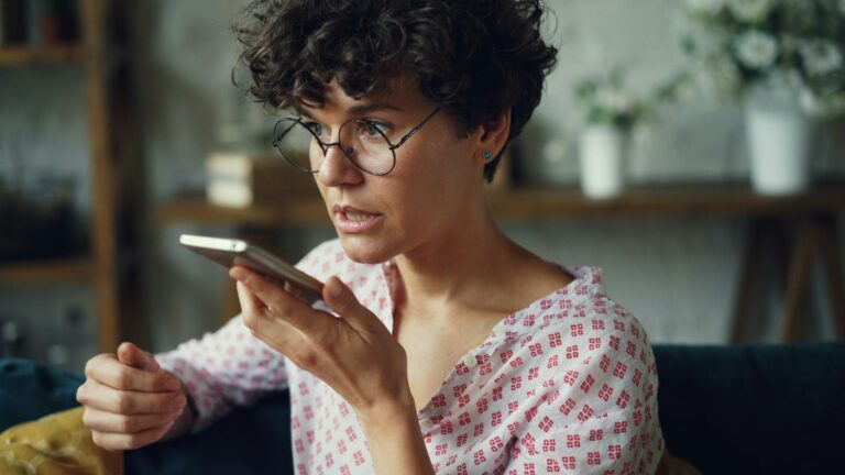 How Do Deaf People Use Speech to Text in Grocery Stores - Featured image