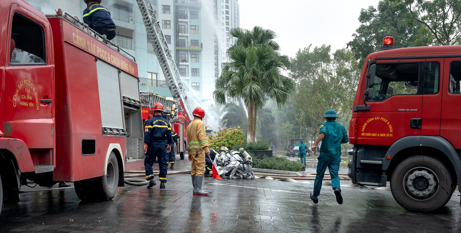 How Should Fire Departments Use Professional Interpreters When Communicating With Deaf Customers?
