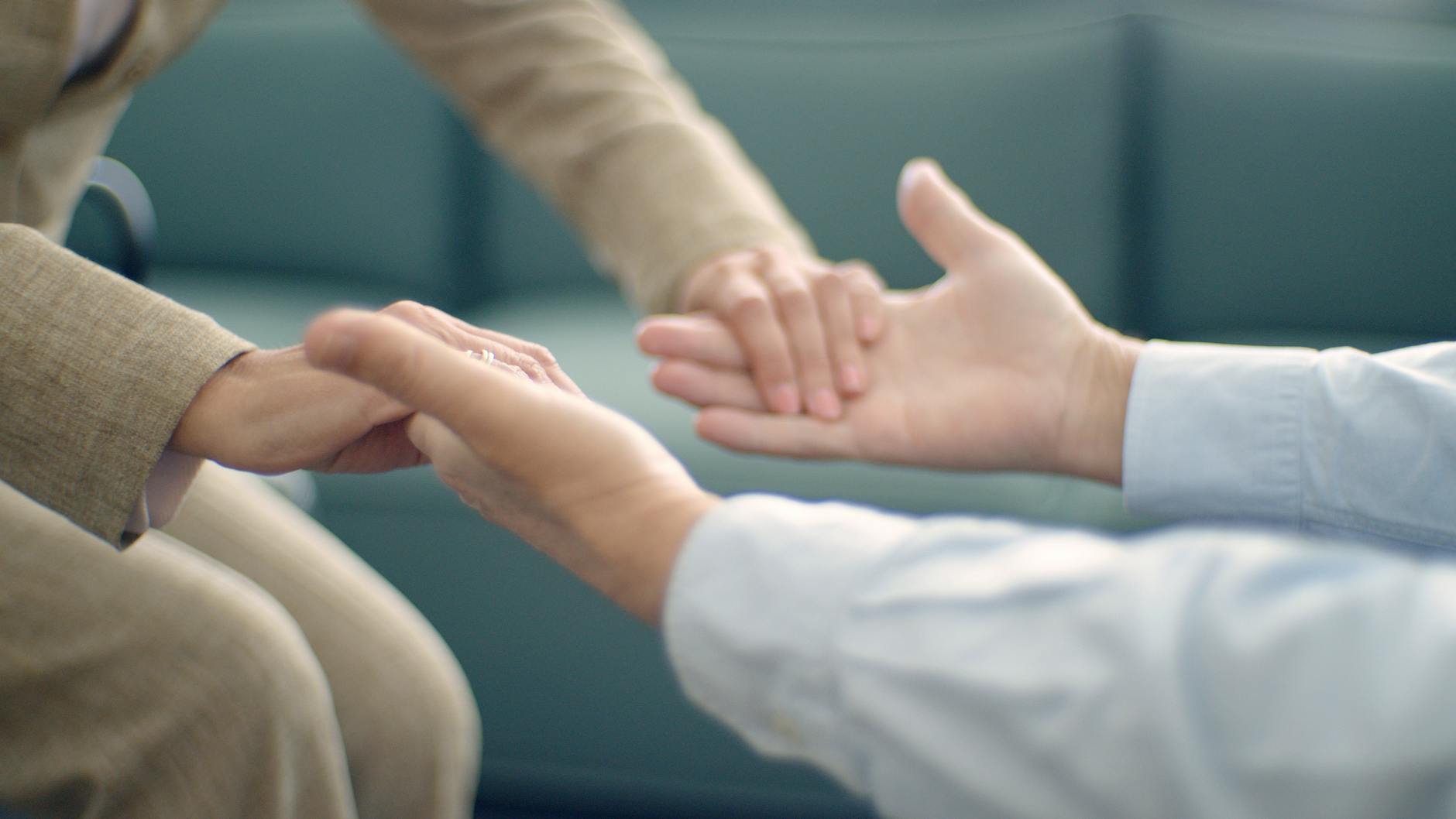 How Social Relationships Suffer in Mainstream Deaf Education