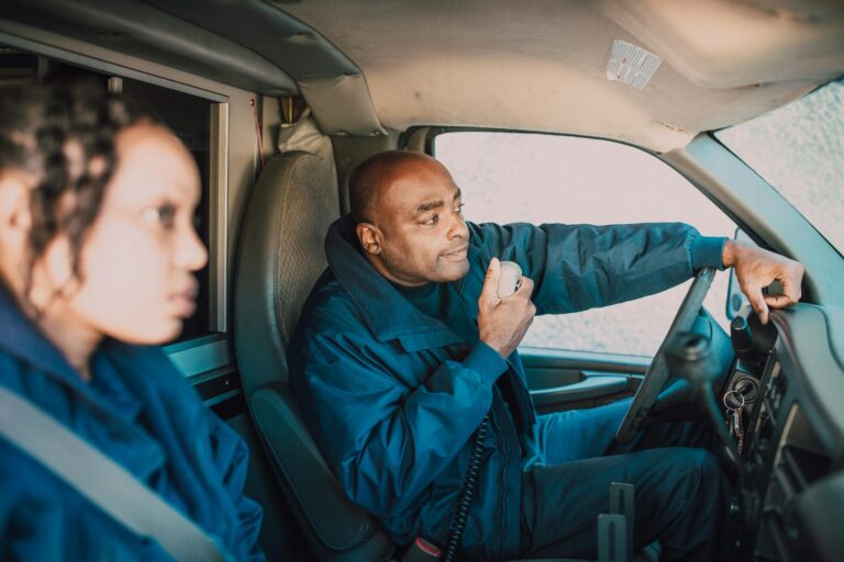 How to Communicate With Deaf Customers in Ems Paramedics Settings - Featured image