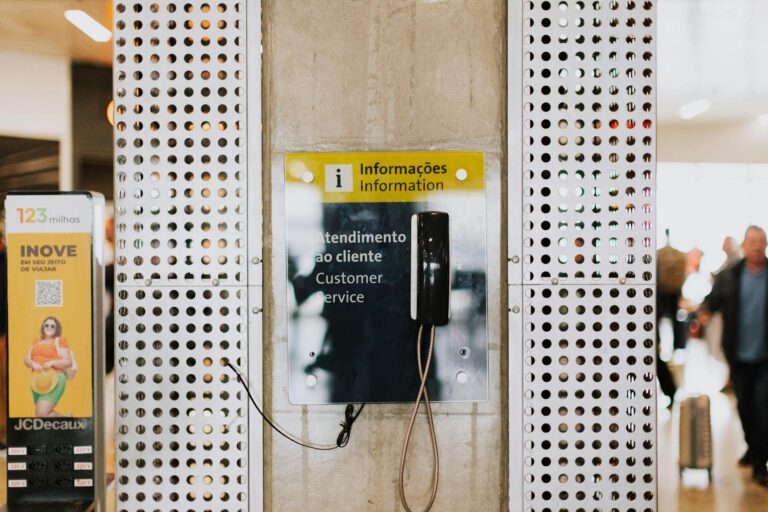 How to Communicate With Deaf Customers in Tsa Airport Security Settings - Featured image