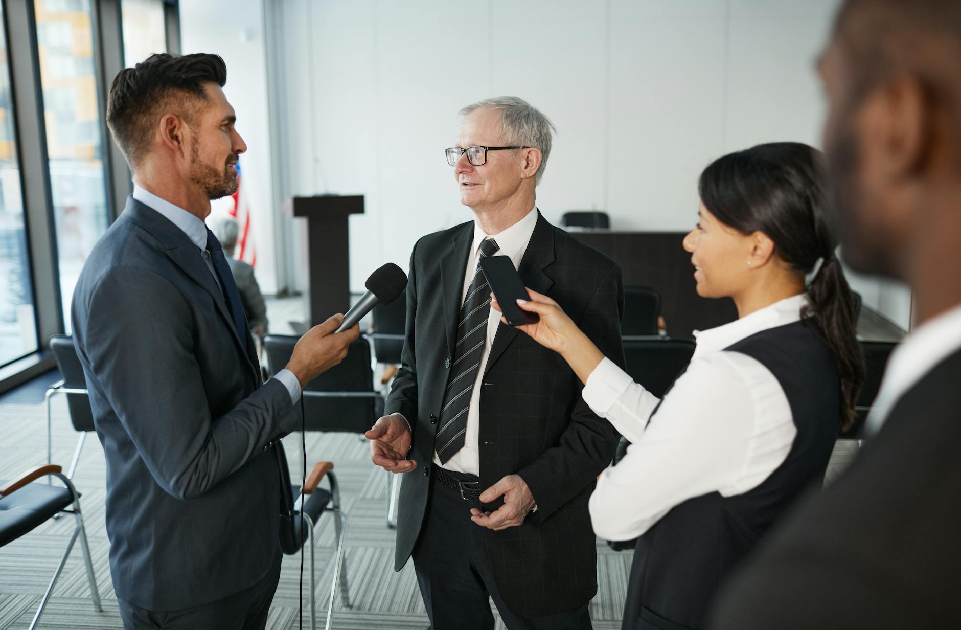 The Role of Professional Interpreters in High-Stakes Prison Interactions