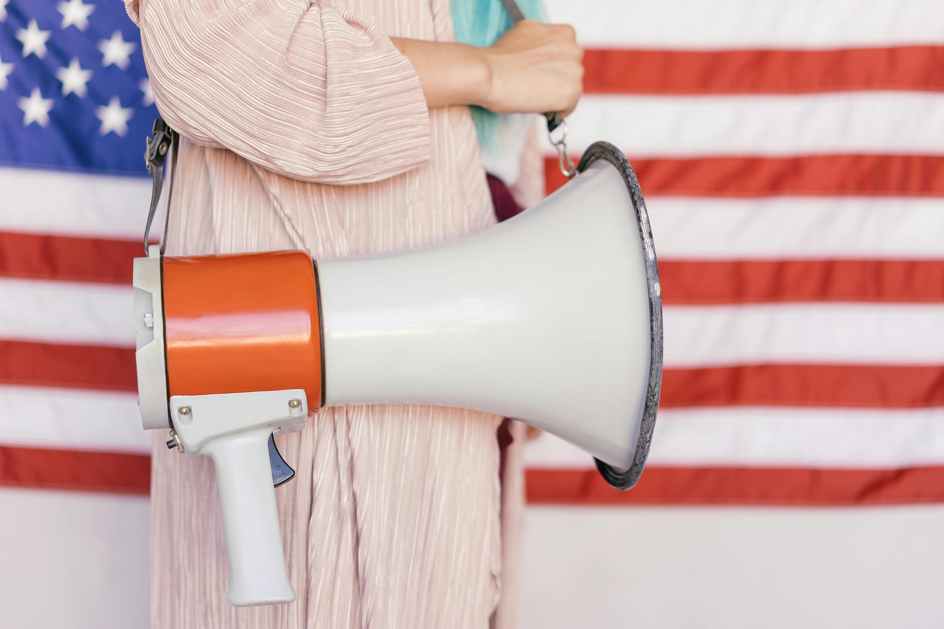 What Communication Rights Do Deaf People Have at Border Checkpoints?