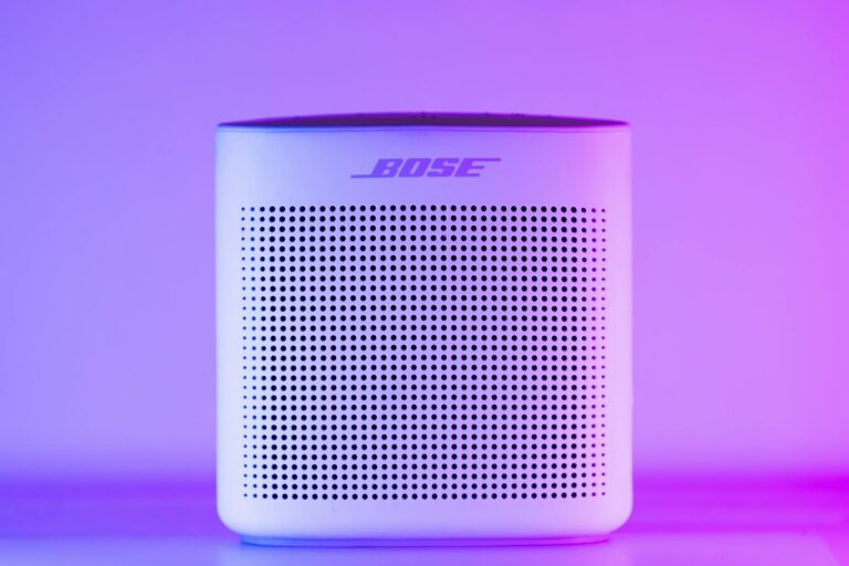 What Is Bluetooth LE Audio and How Does It Help Deaf Users - Featured image