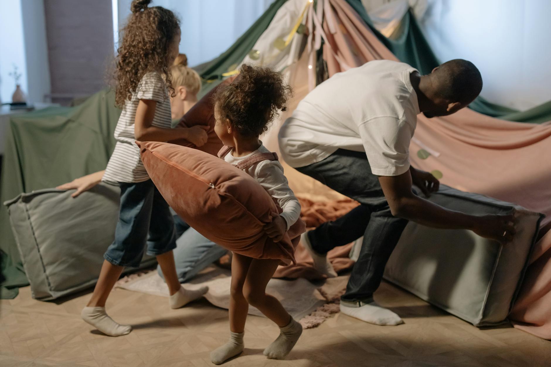 WHAT ROLE DO FAMILY MEMBERS PLAY IN INTERPRETING PSYCHIATRIC APPOINTMENTS?