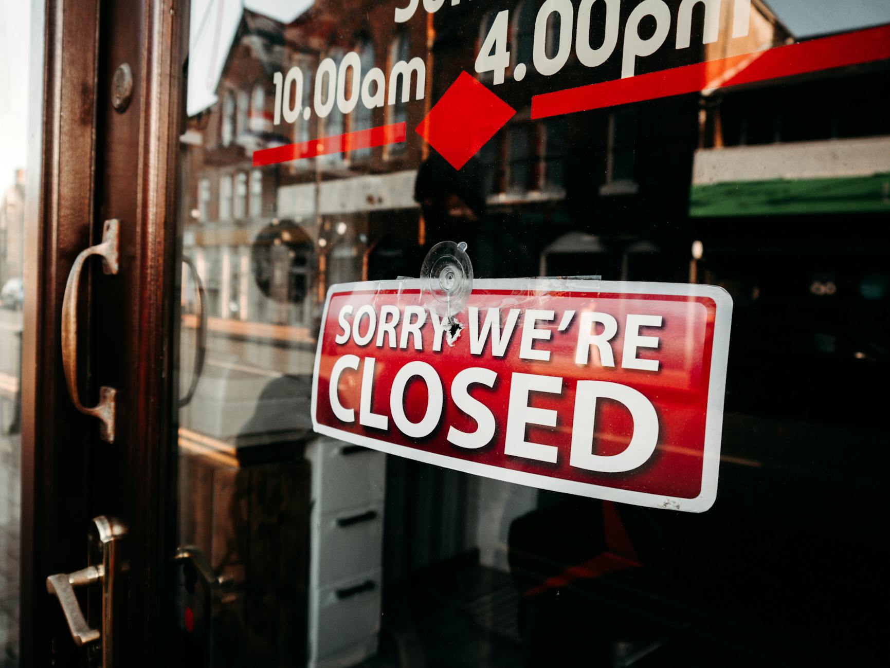 When Do Retail Businesses Need to Provide Sign Language Interpreters?