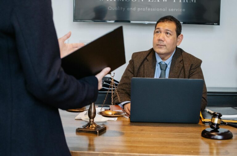 Why Courtrooms Employees Need Basic ASL Training in 2026 - Featured image