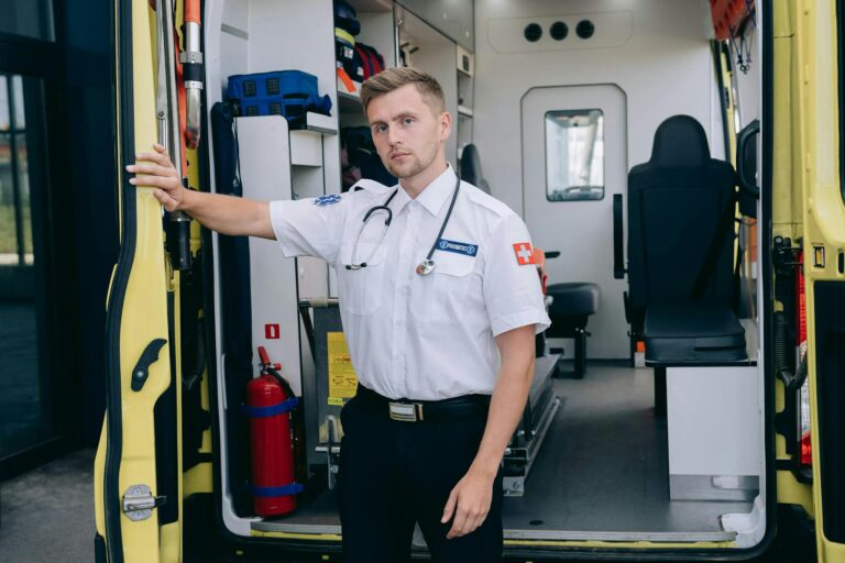 Why Ems Paramedics Employees Need Basic ASL Training in 2026 - Featured image