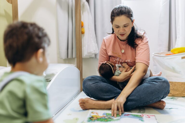 Teach Baby Sign Language Practice Ideas: Play, Meals, and Family Routines - Featured image