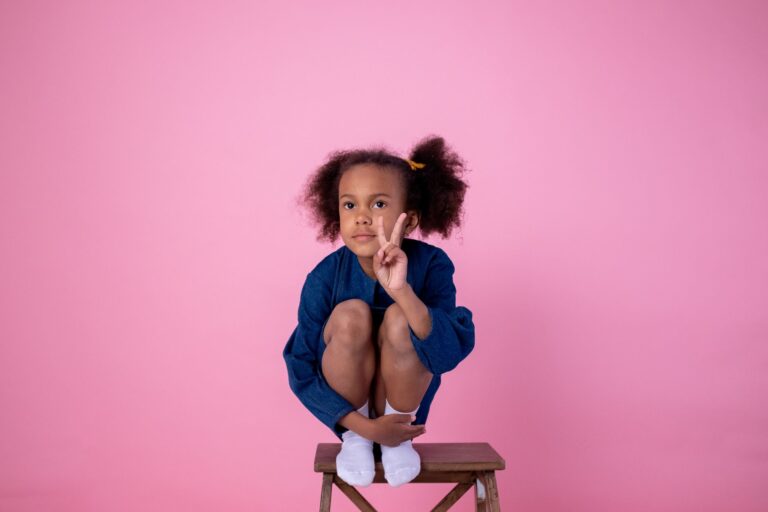 Toddler Sign Language Explained: Handshape, Movement, and Daily Use - Featured image